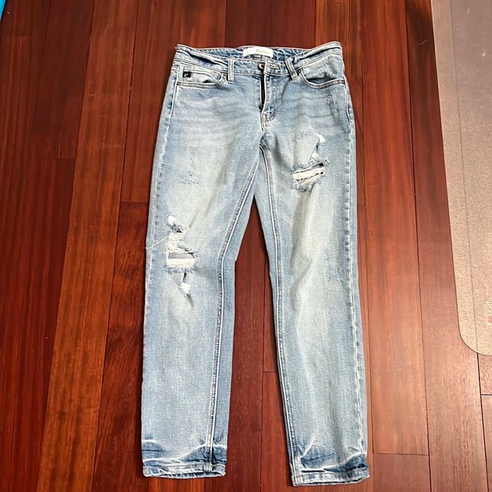 Low rise, light-wash jeans